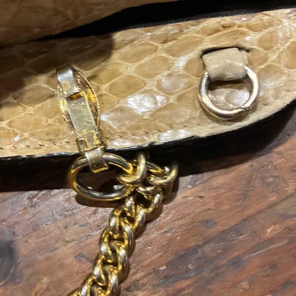 Salvatore Ferragamo vintage Snake buttercup  bag chain or clutch . - Picture 12 of 13